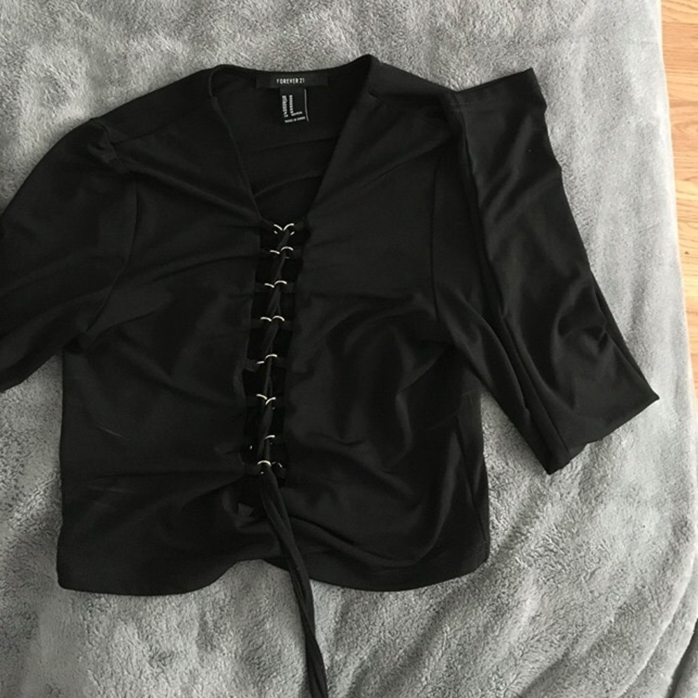 Long sleeve black crop top